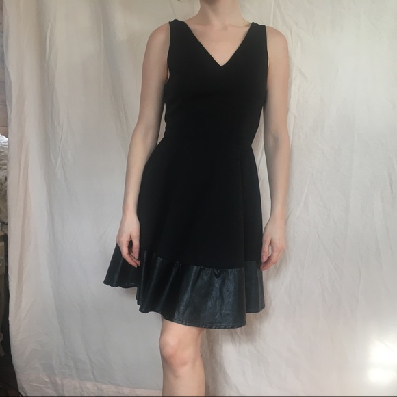 Miami V Neck Sleeveless Black A Line Mini Dress Size XS Faux Leather - Picture 2 of 10